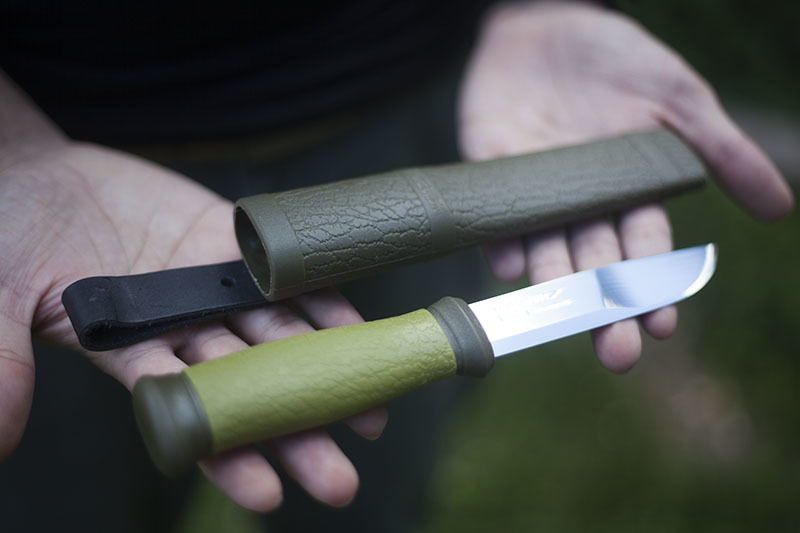 Нож Mora 2000, нержавеющая сталь, цвет зеленый