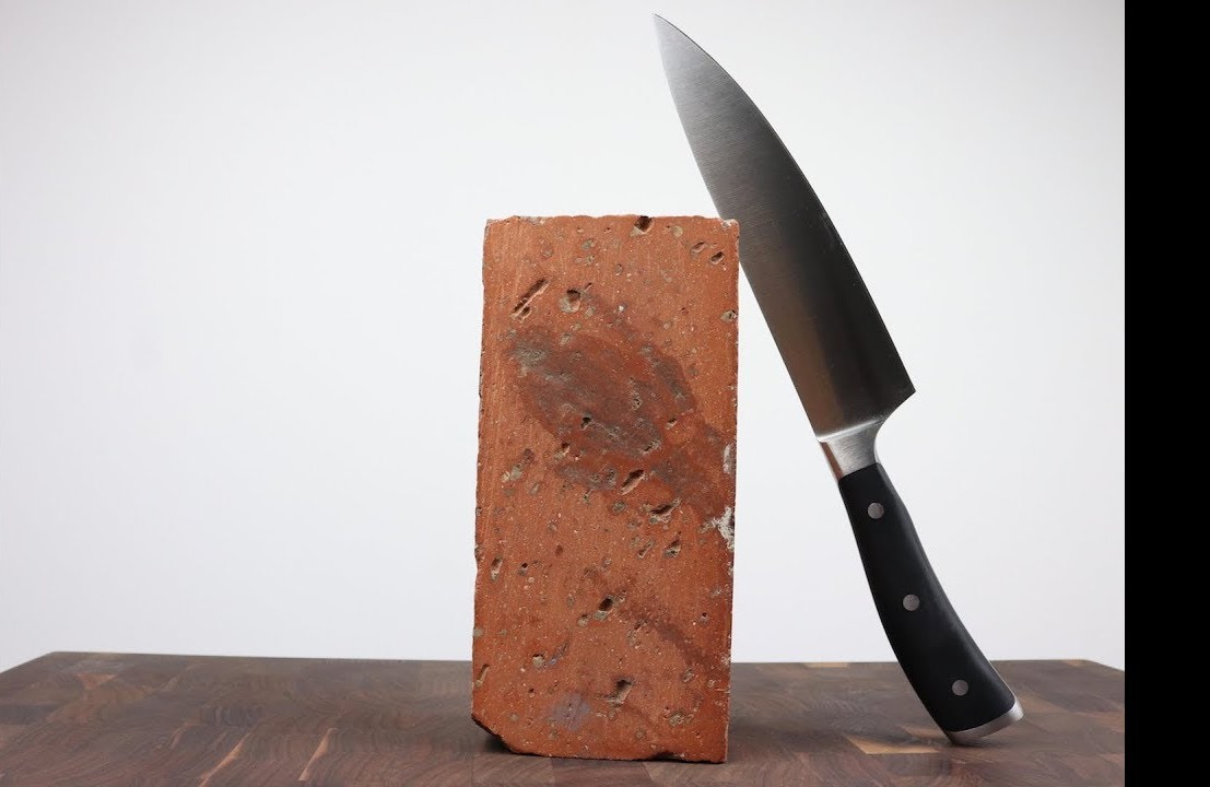 Заточка ножа об кирпич... наверное вы свернули серьёзно не туда