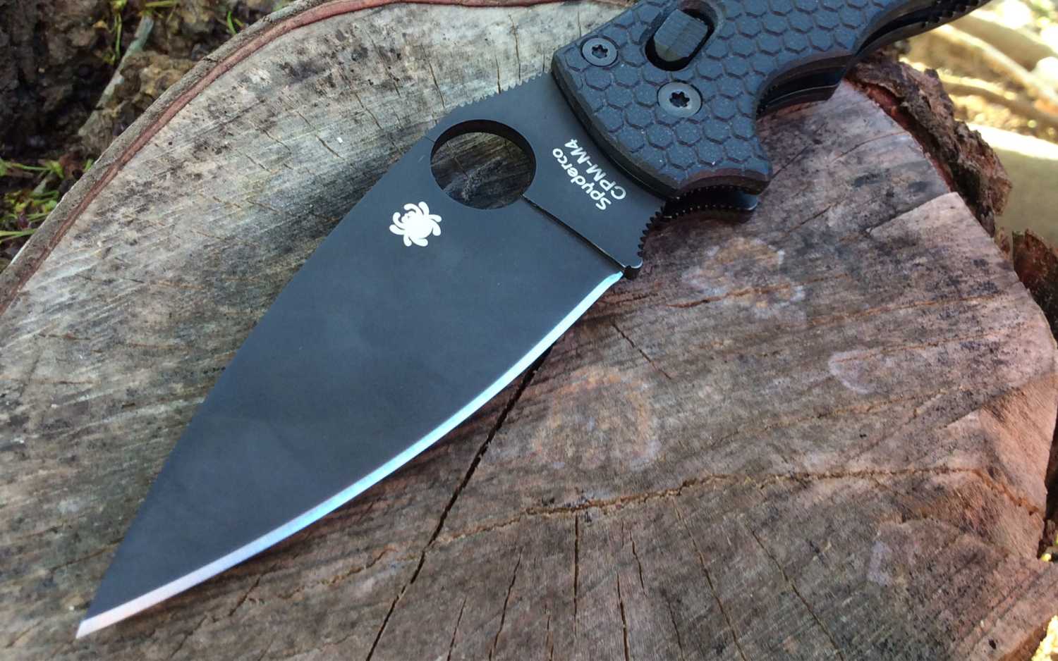 Покрытие на ноже Spyderco Paramilitary 2