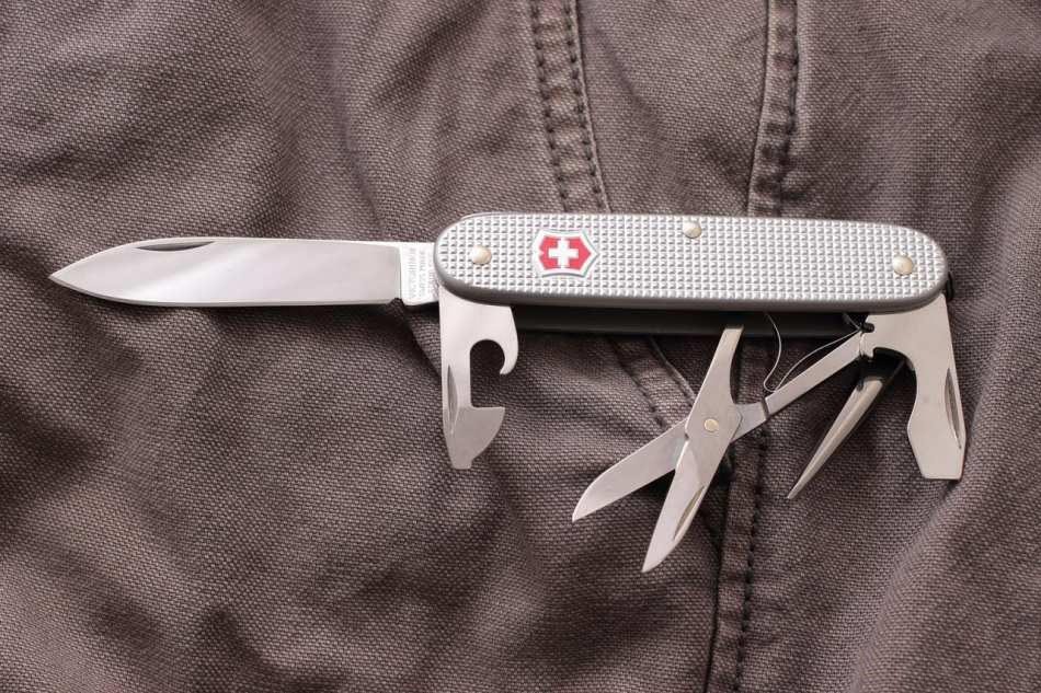 Складноой нож Victorinox Pioneer - всегда в тренде!