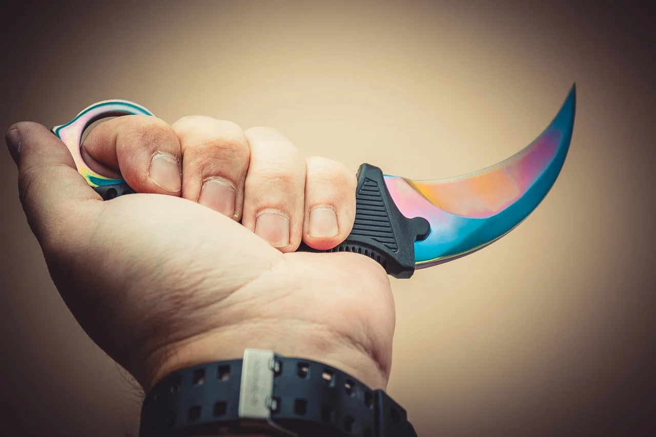 Керамбит Градиент — легендарный нож из CS GO