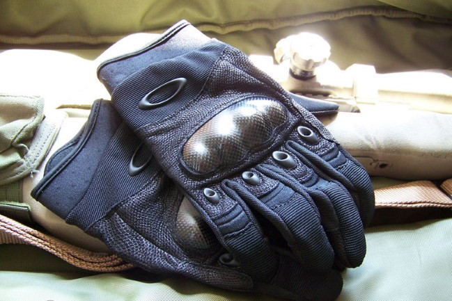 Тактические и кевларовые перчатки: утепляемся с пользой