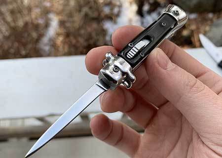 Switchblade knives