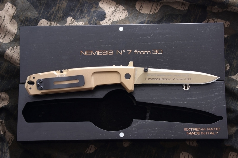 Складной нож Extrema Ratio Nemesis Gold Limited, сталь Bhler N690, рукоять антикородал (алюминиевый сплав), золотой цвет - фото 3