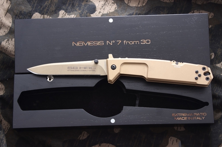 Складной нож Extrema Ratio Nemesis Gold Limited, сталь Bhler N690, рукоять антикородал (алюминиевый сплав), золотой цвет - фото 5