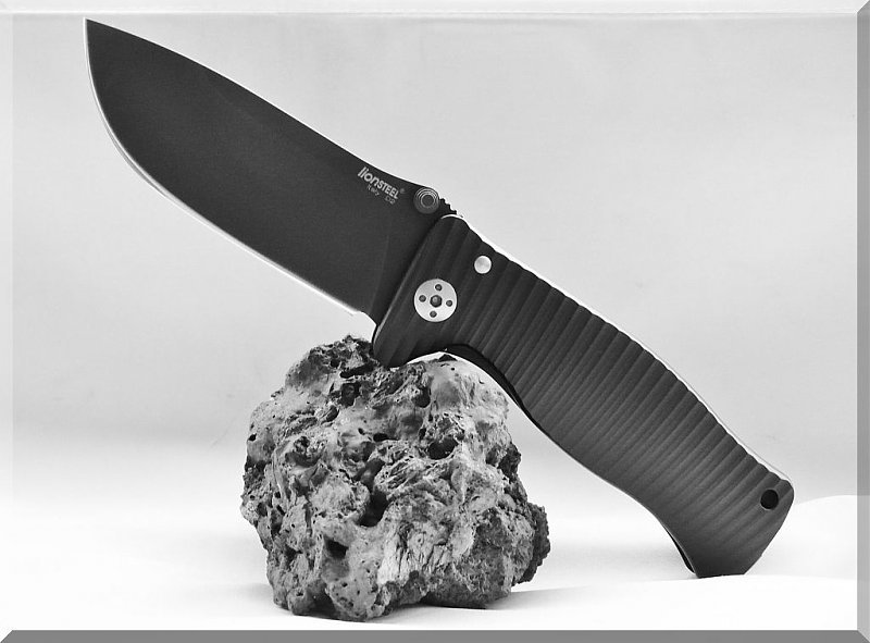 Нож складной SR-1, Solid® Black Anodized Aluminum Handle, Black MilSpec Finish D2 Tool Steel