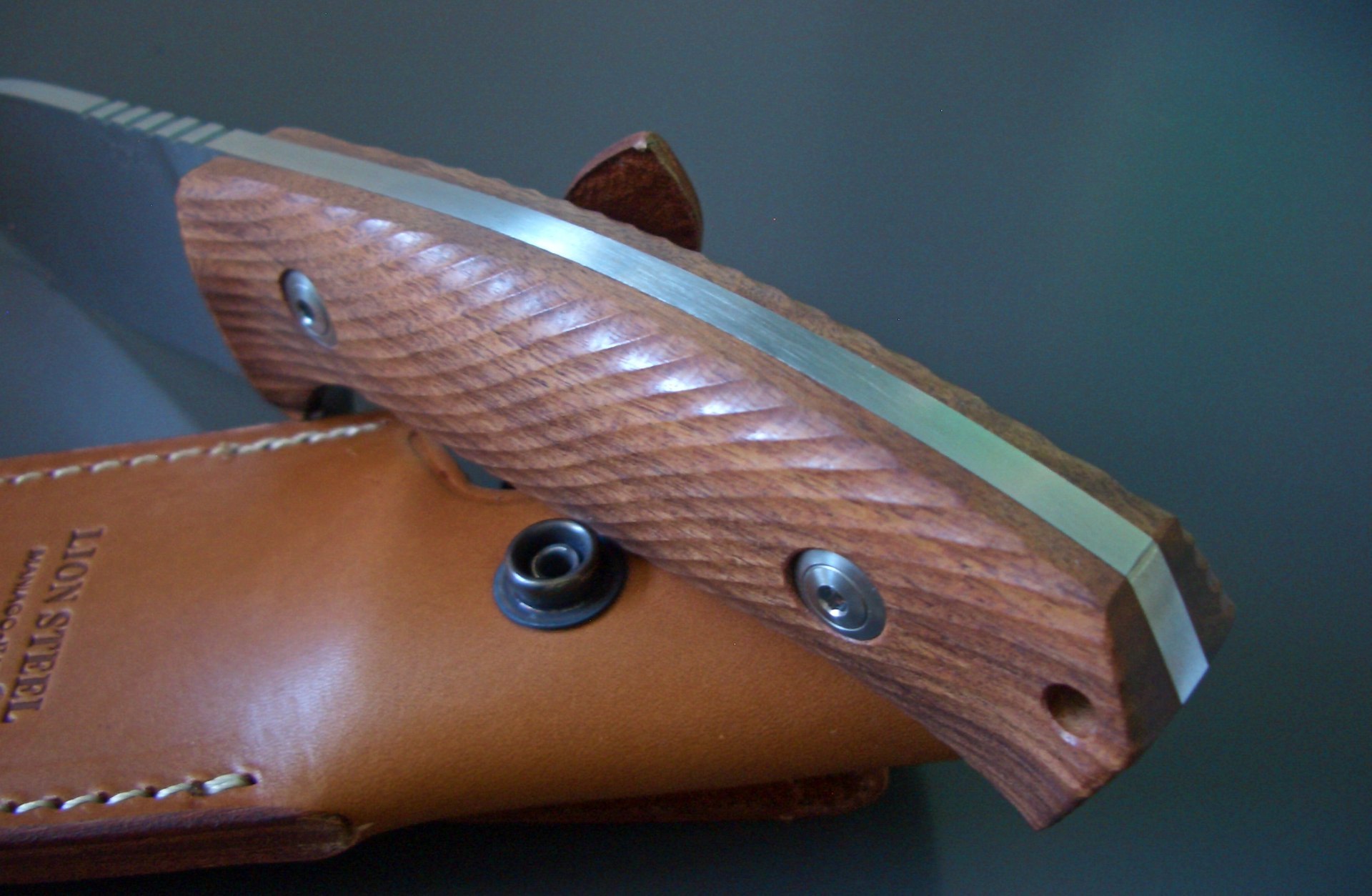 Нож с фиксированным клинком LionSteel M3 ST Santos Wood, сталь Niolox, рукоять палисандр - фото 8