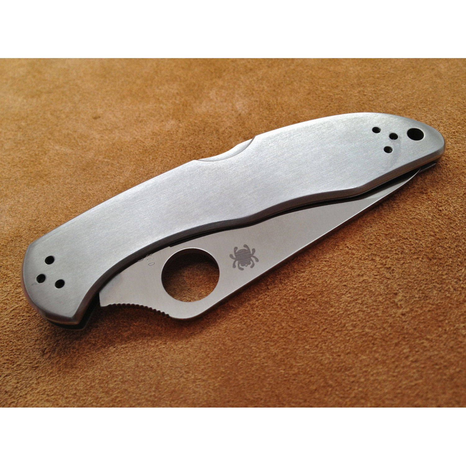 Складной нож Delica 4 - Spyderco C11P, сталь VG-10 Satin Plain, рукоять нержавеющая сталь - фото 3