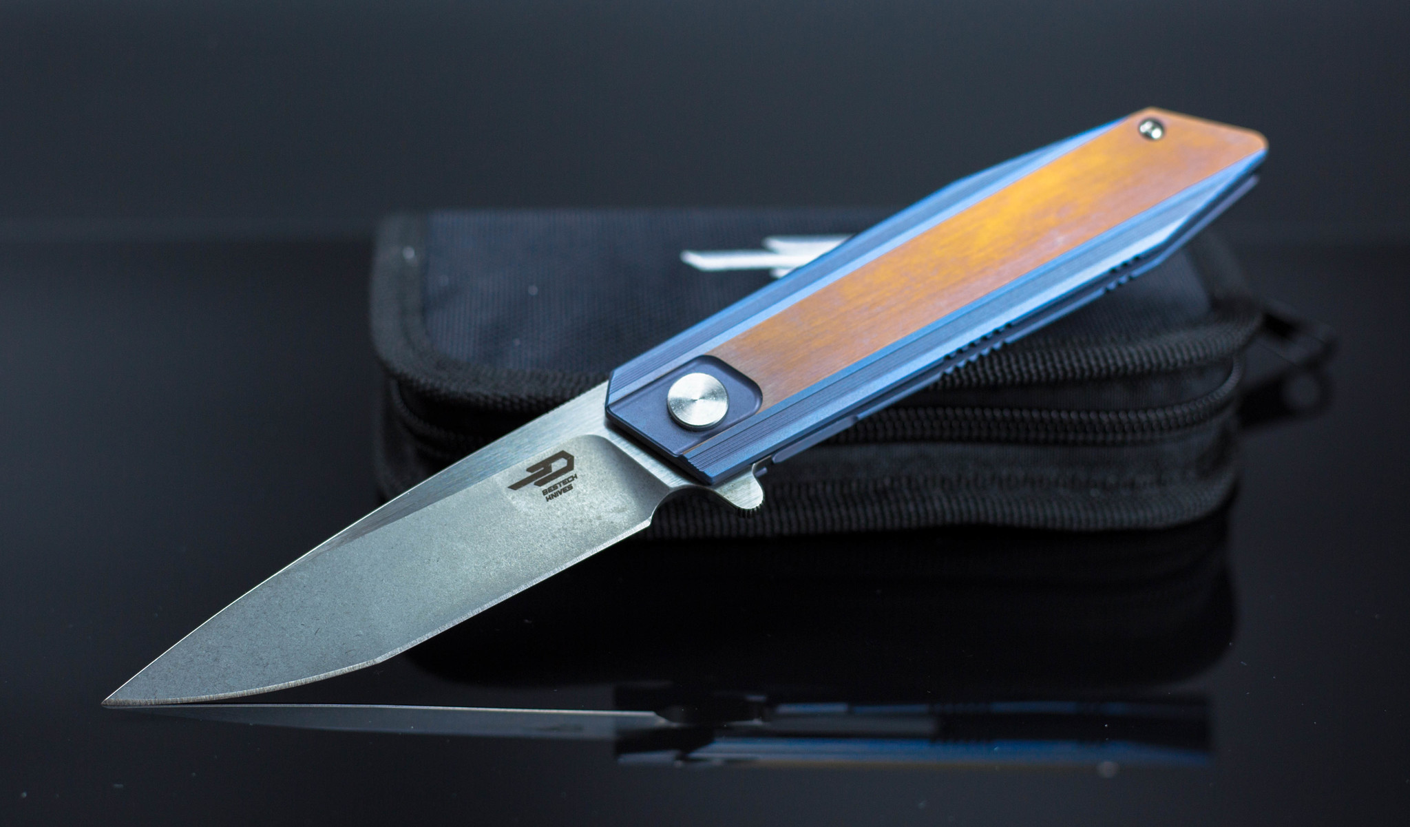 Складной нож Bestech Knives Shogun BT1701D, сталь CPM-S35VN, рукоять титан