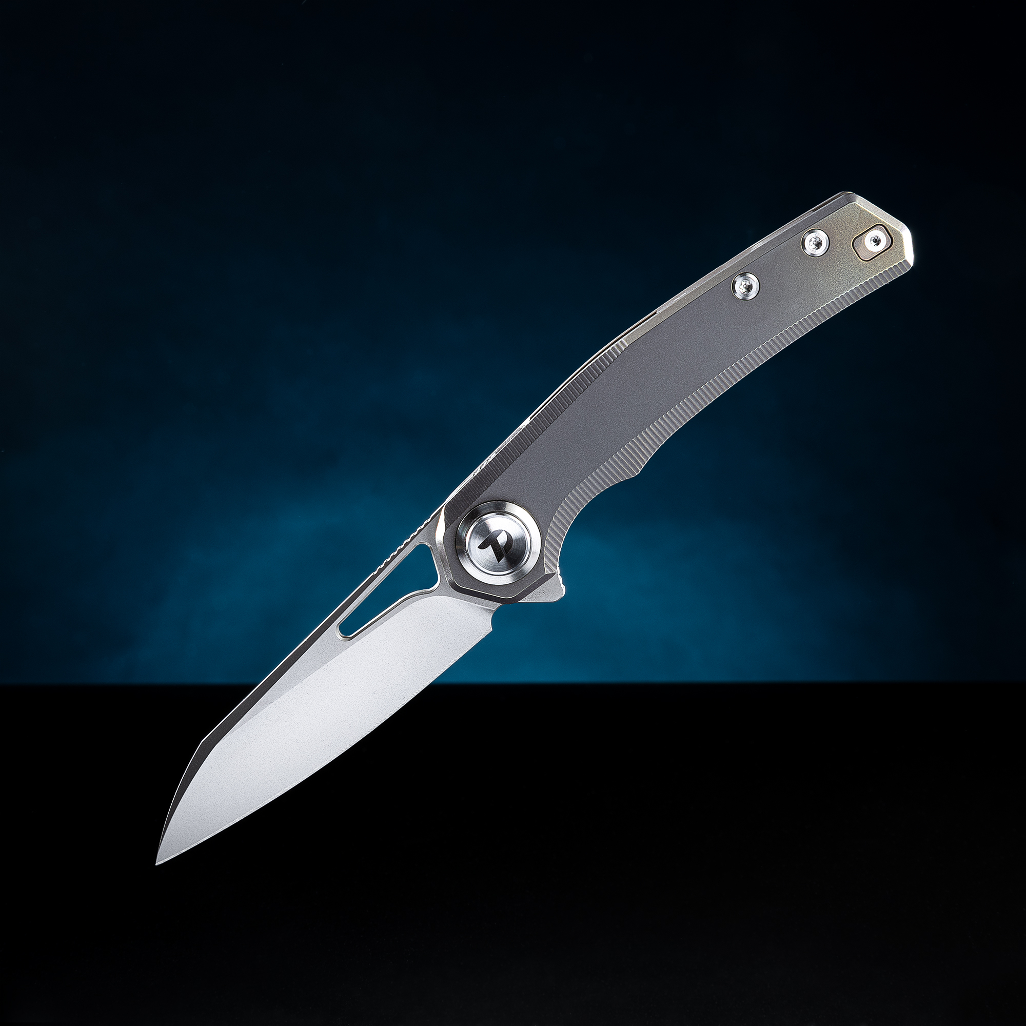 

Складной нож Dr.Tech D4281BR, сталь M390, рукоять TC4, бронзовый