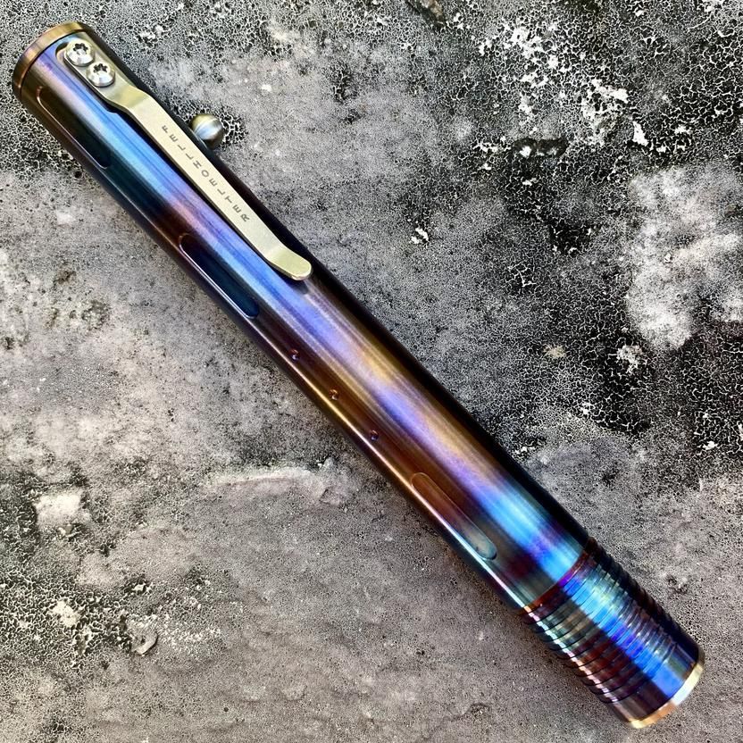 Тактическая ручка Cal .50 CID (Clip-Integrated-Design) Titanium Flame, Boker Plus 09BO074, градиент - фото 10