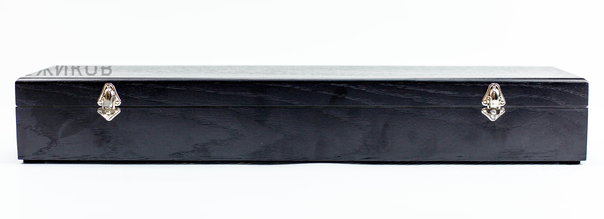 фото Подарочная шкатулка для длинного ножа, дуб, лак фабрика деревянных футляров