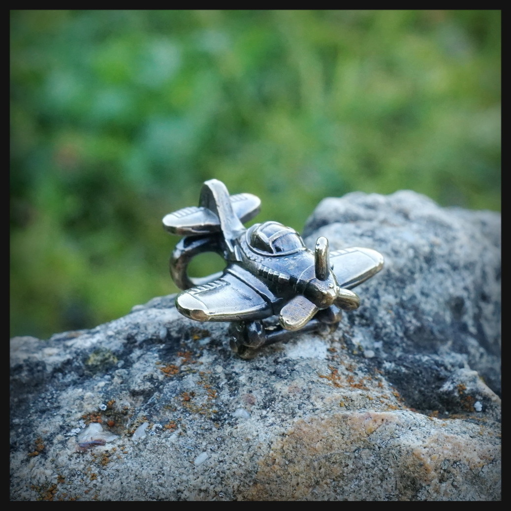 Бусина для темляка Самолет, латунь