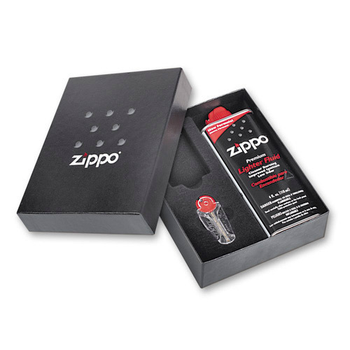 

Подарочная коробка Zippo (кремни + топливо, 125 мл + место для зажигалки), 118х43х145 мм