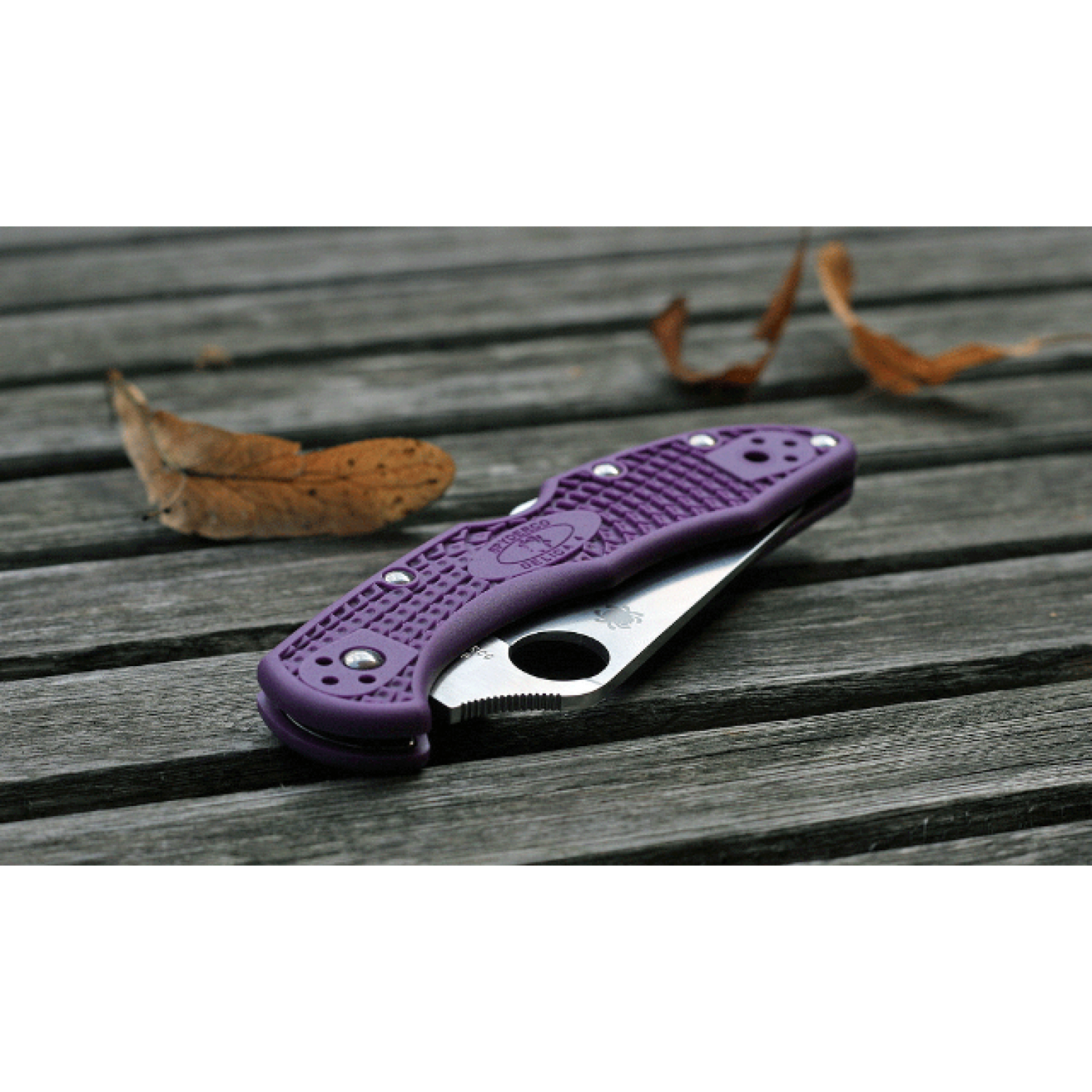 фото Складной нож spyderco delica 4 flat ground - 11fppr, сталь vg-10 satin plain, рукоять термопластик frn, фиолетовый