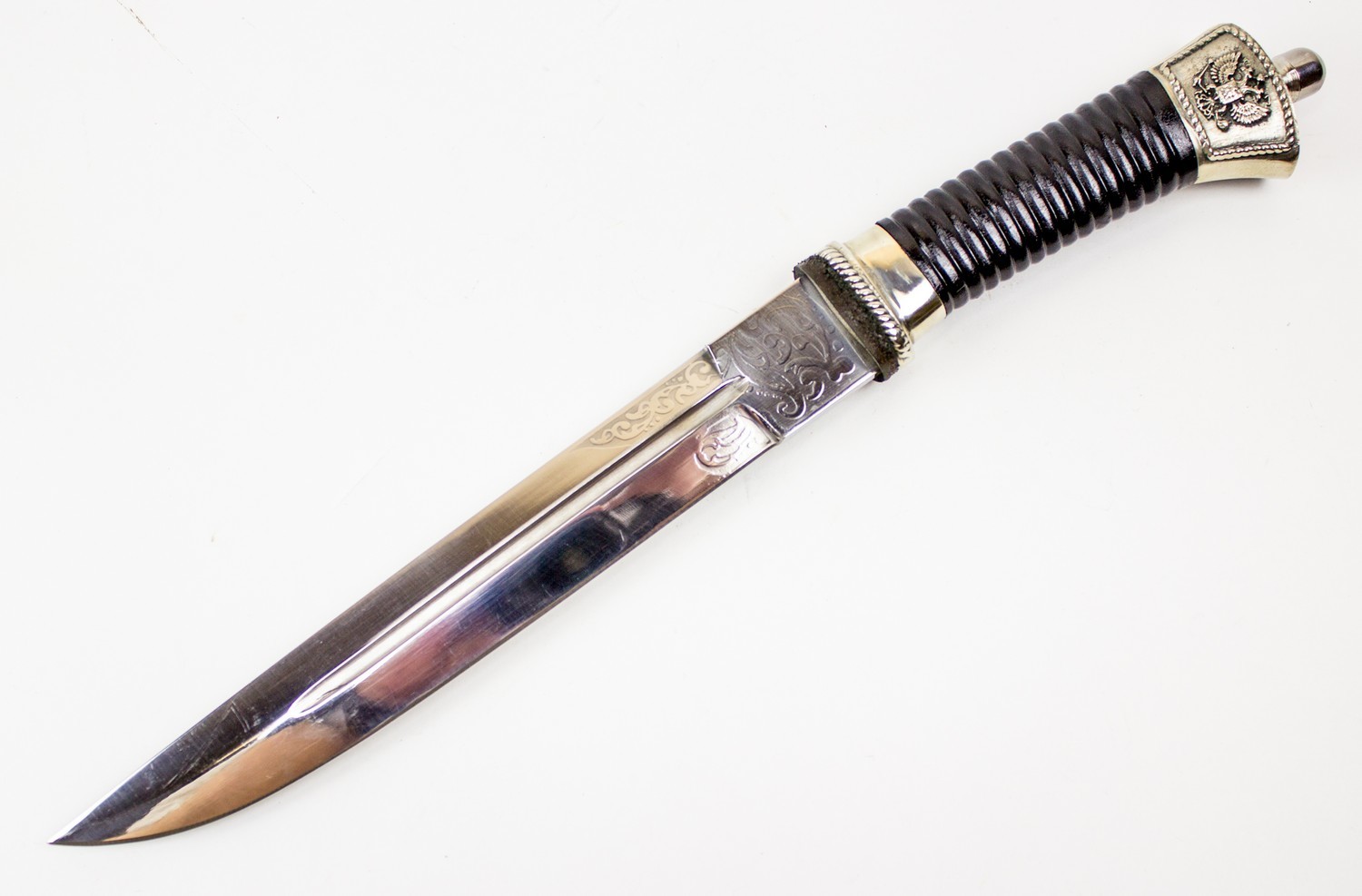 Фото 2 - Нож Пластунский с резьбой, сталь 95x18, мельхиор от Донская оружейная фабрика