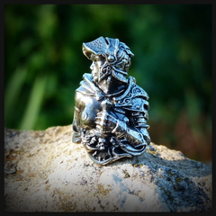 Фото Бусина для темляка Воительница, мельхиор