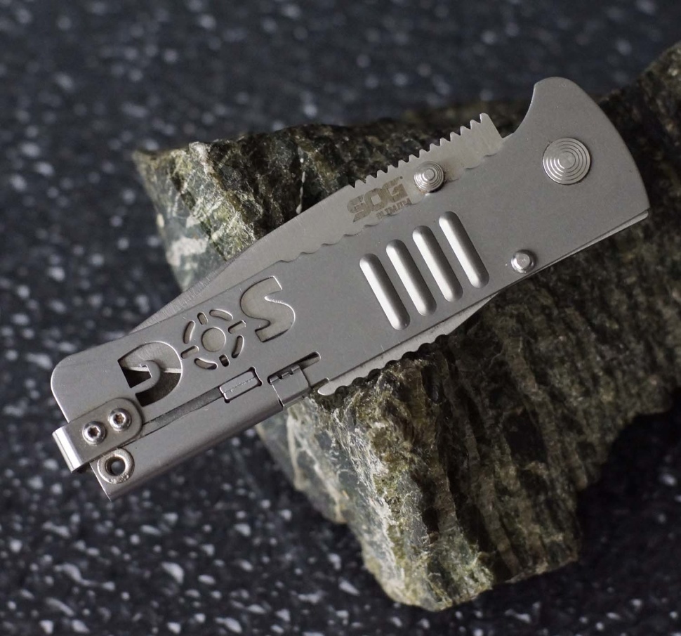 Складной нож SlimJim - SOG SJ31, сталь AUS-8, рукоять сталь 420, серебристый - фото 6