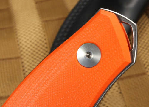 Нож с фиксированным клинком C.U.T. Fixed, Orange G-10 Scales, PVD - Coated CPM® S30V™, Dmitry Sinkevich (SiDiS) Design, Black Leather Sheath 10.6 см. - фото 5