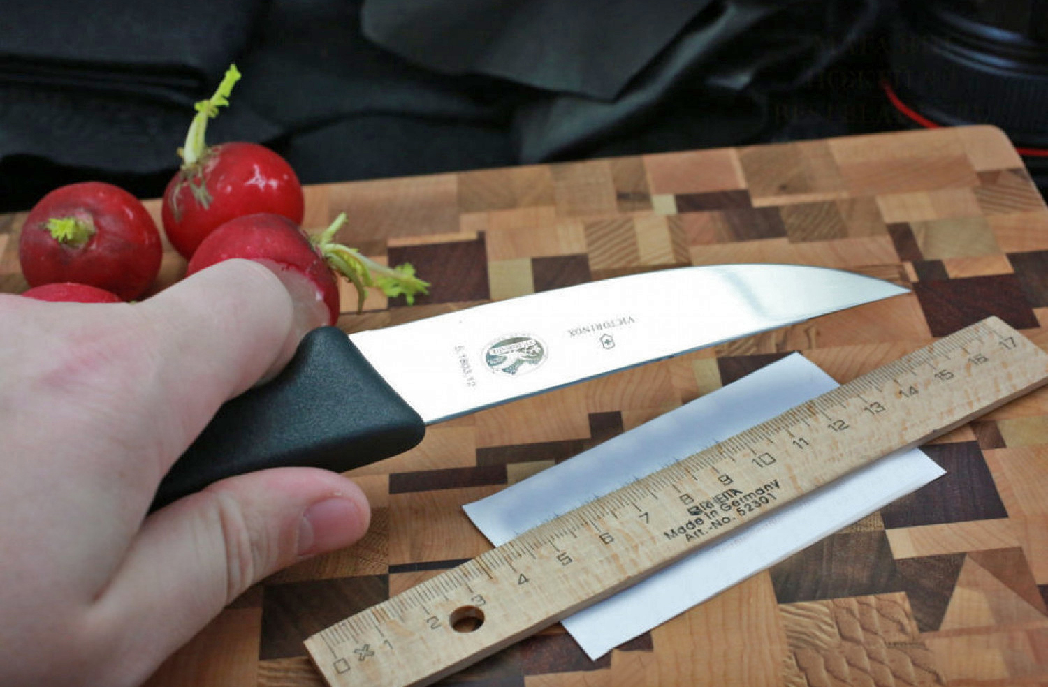 Кухонный нож Victorinox, сталь X50 Cr Mo V 15, рукоять полипропилен, черный от Ножиков