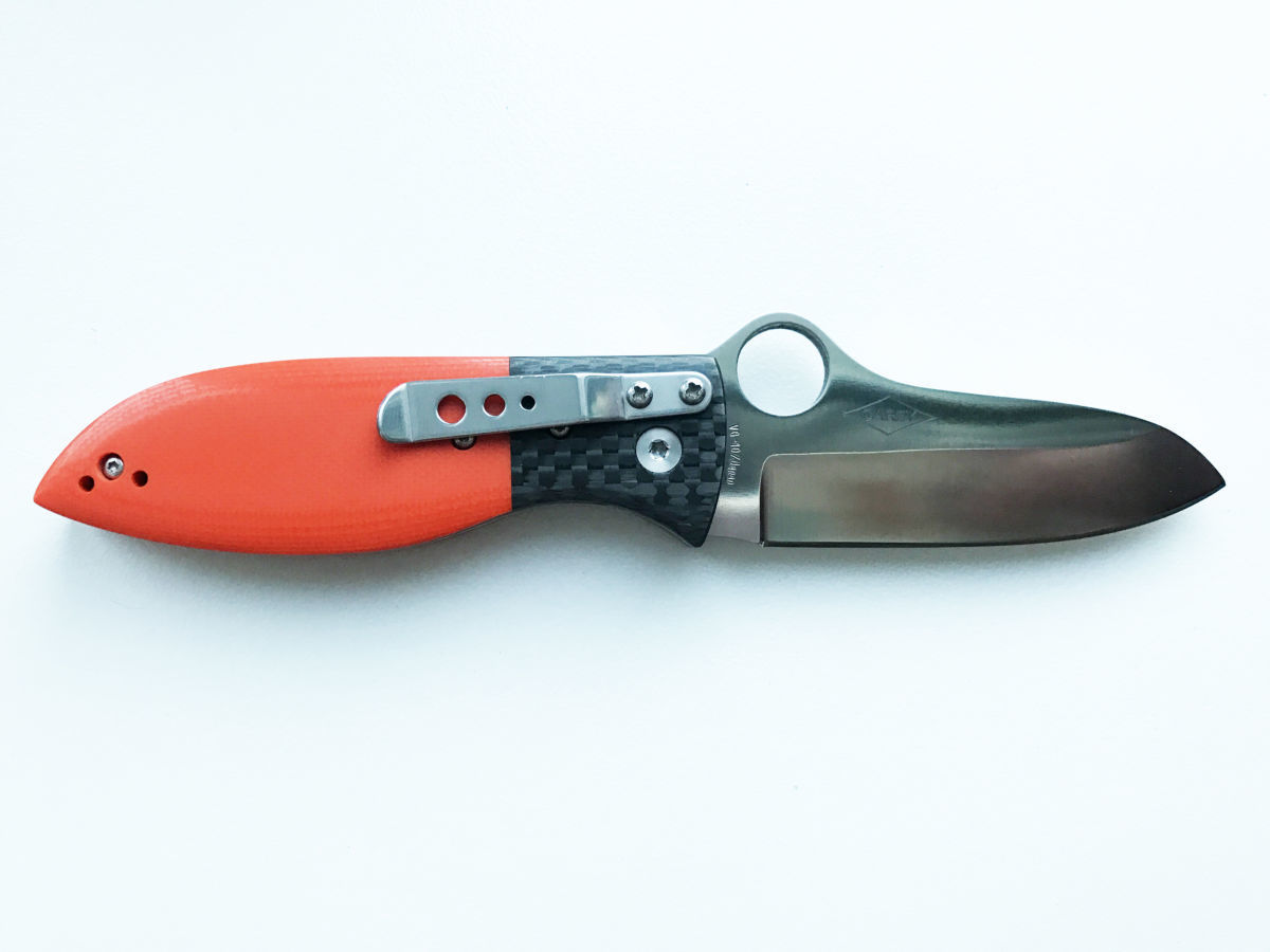 фото Нож складной peter carey design firefly™ spyderco 184gpor, сталь vg-10 satin plain, рукоять стеклотекстолит g10/карбон, оранжевый