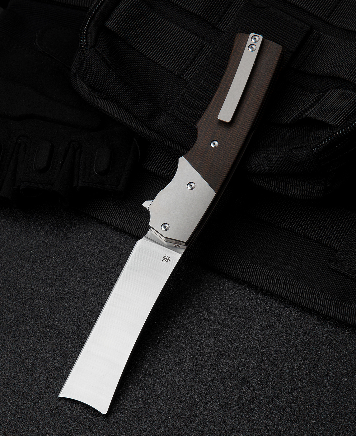 Складной нож Bestech Spanish Tip Razor, сталь M390, рукоять титан/карбон - фото 2