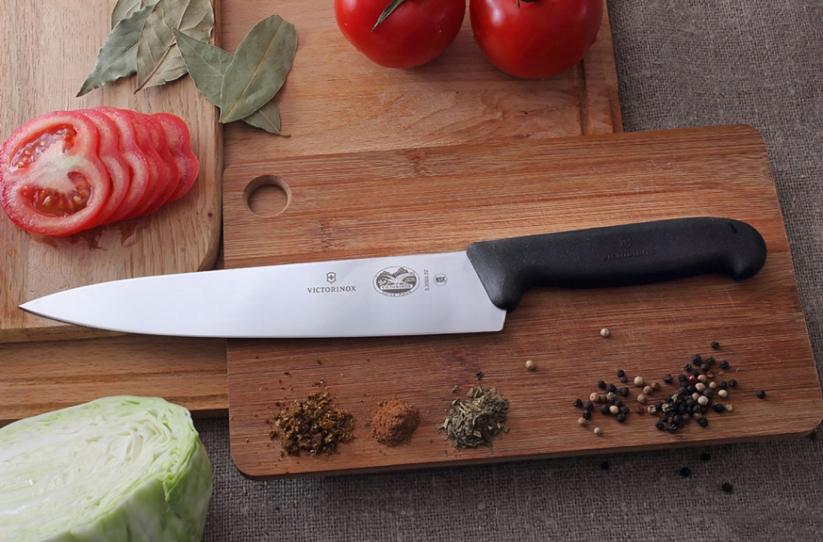 Кухонный нож Victorinox, сталь X55CrMo14, рукоять термоэластопласт, черный от Ножиков
