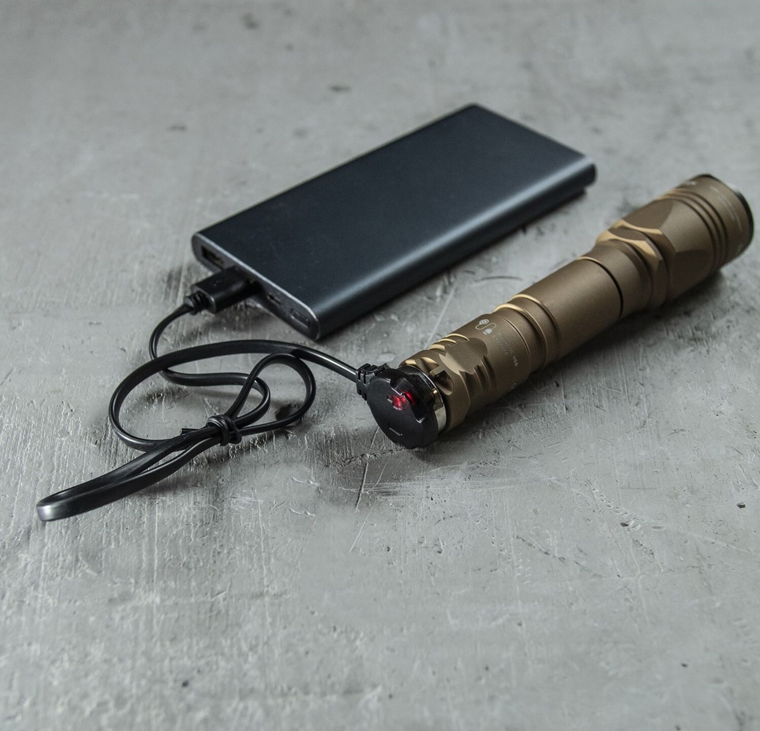 Фонарь тактический Armytek Dobermann Pro Magnet USB Sand (теплый свет) 1400 лм + 18650 (в комплекте) - фото 7