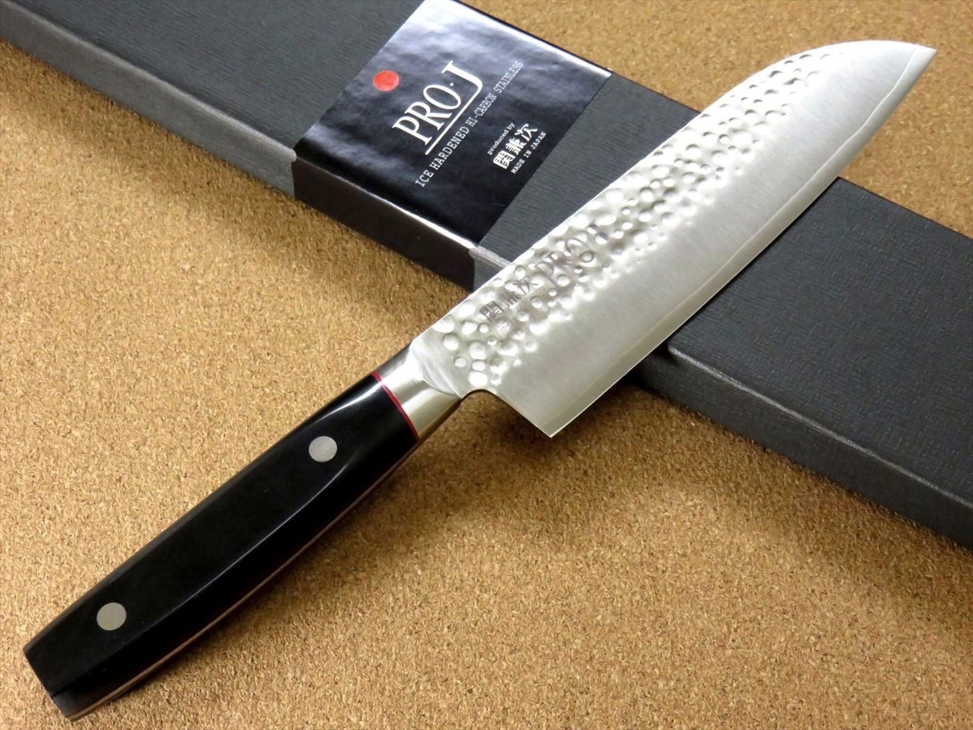 Кухонный нож Сантоку, Pro-J, Kanetsugu, 6003, сталь VG-10, в картонной коробке - фото 7