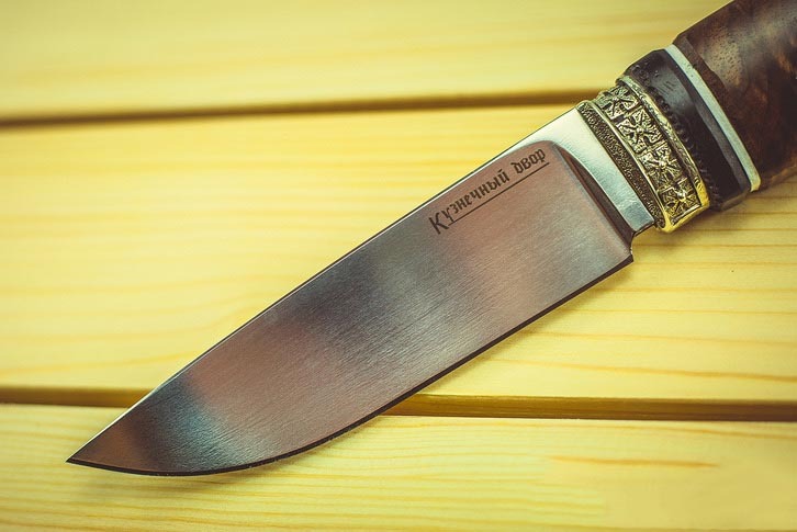 Нож Гид, сталь K340, рукоять граб, вставка из карельской березы от Ножиков