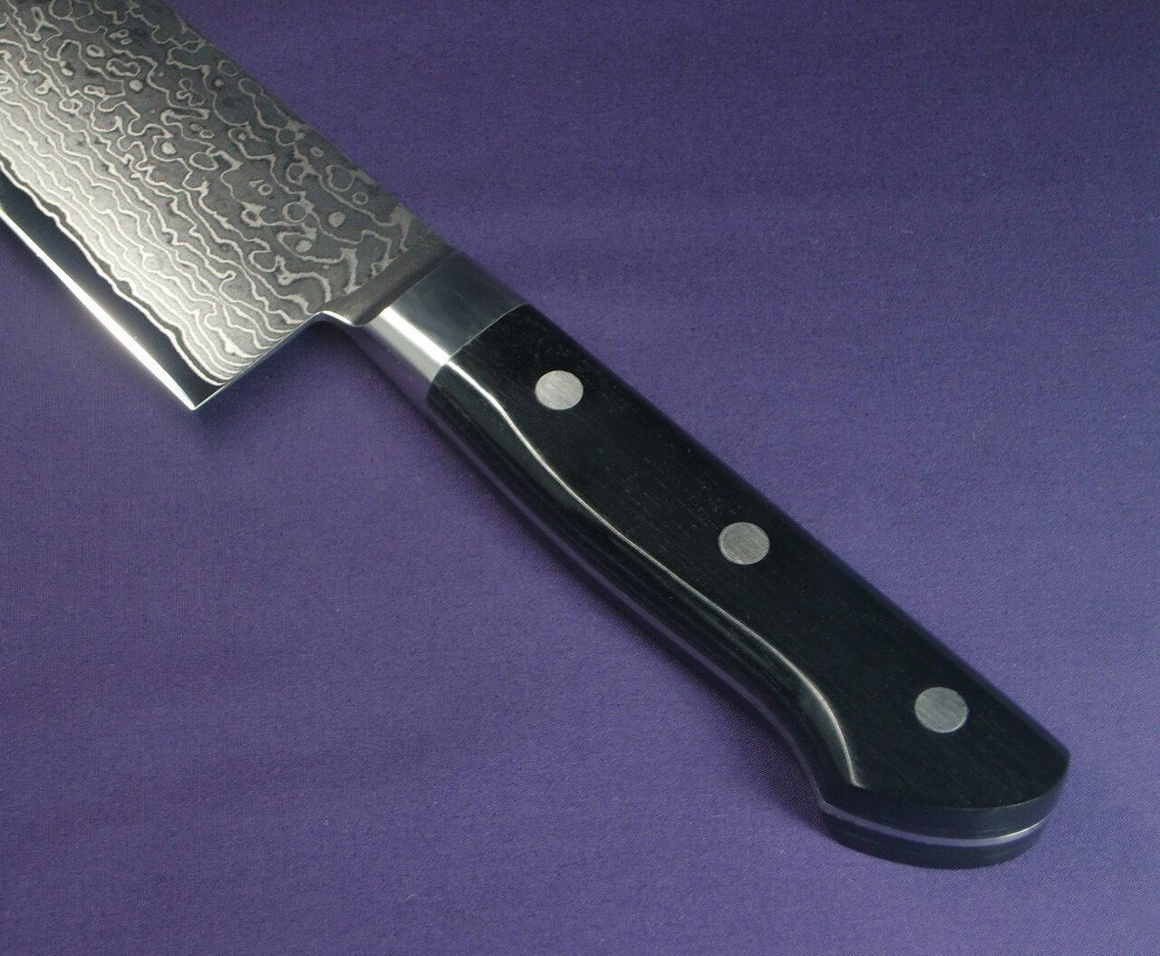 Нож кухонный Сантоку 175 мм SAKAI TAKAYUKI Damascus VG-10, 63 сл., pakkawood - фото 4
