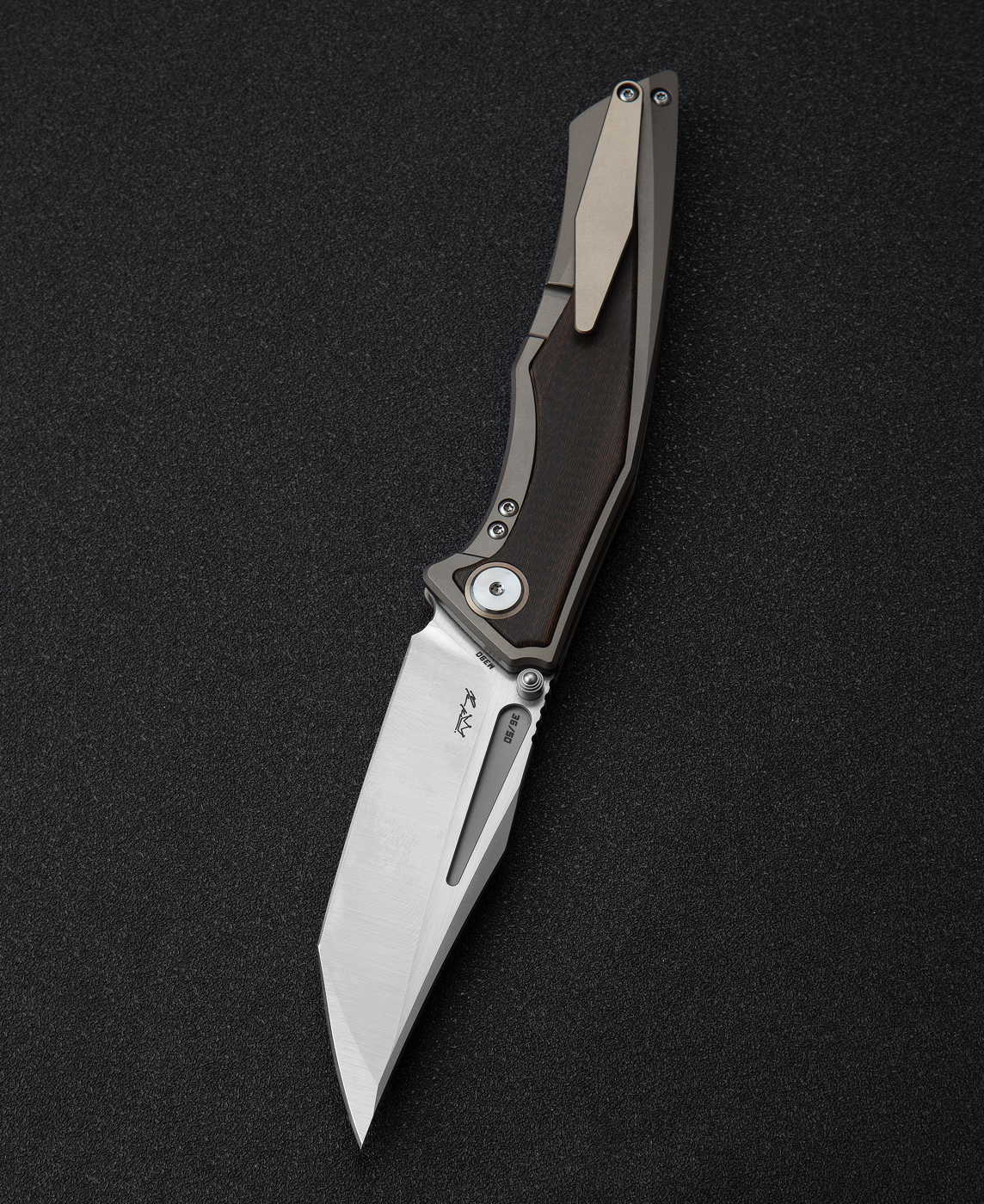 Складной нож Bestech Togatta, сталь M390, рукоять титан/карбон - фото 2