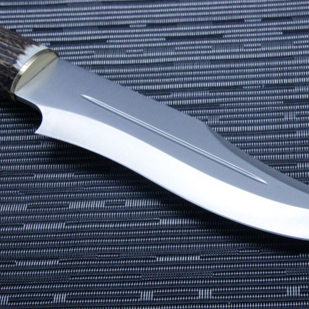 Нож с фиксированным клинком 
