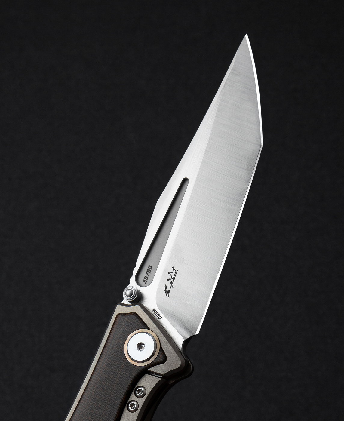 Складной нож Bestech Togatta, сталь M390, рукоять титан/карбон - фото 8