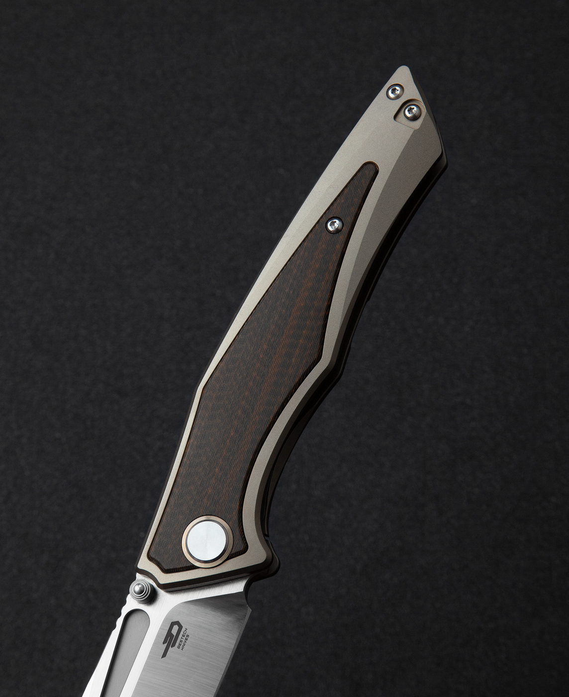 Складной нож Bestech Togatta, сталь M390, рукоять титан/карбон - фото 10