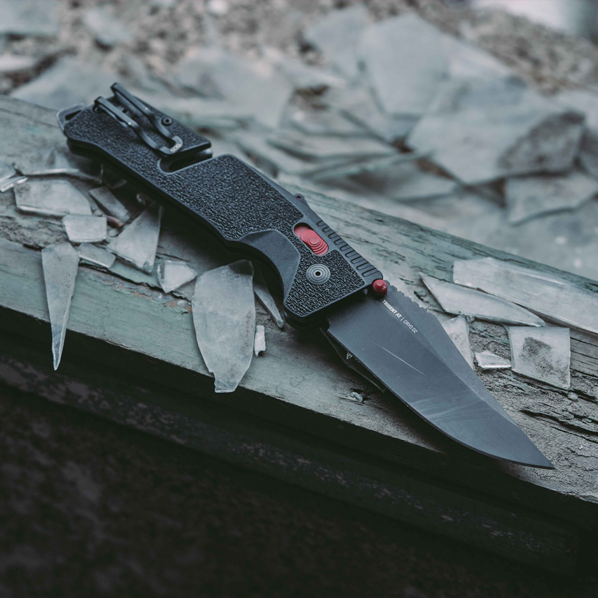 фото Полуавтоматический складной нож trident mk3 black-red, сталь d2, рукоять grn sog