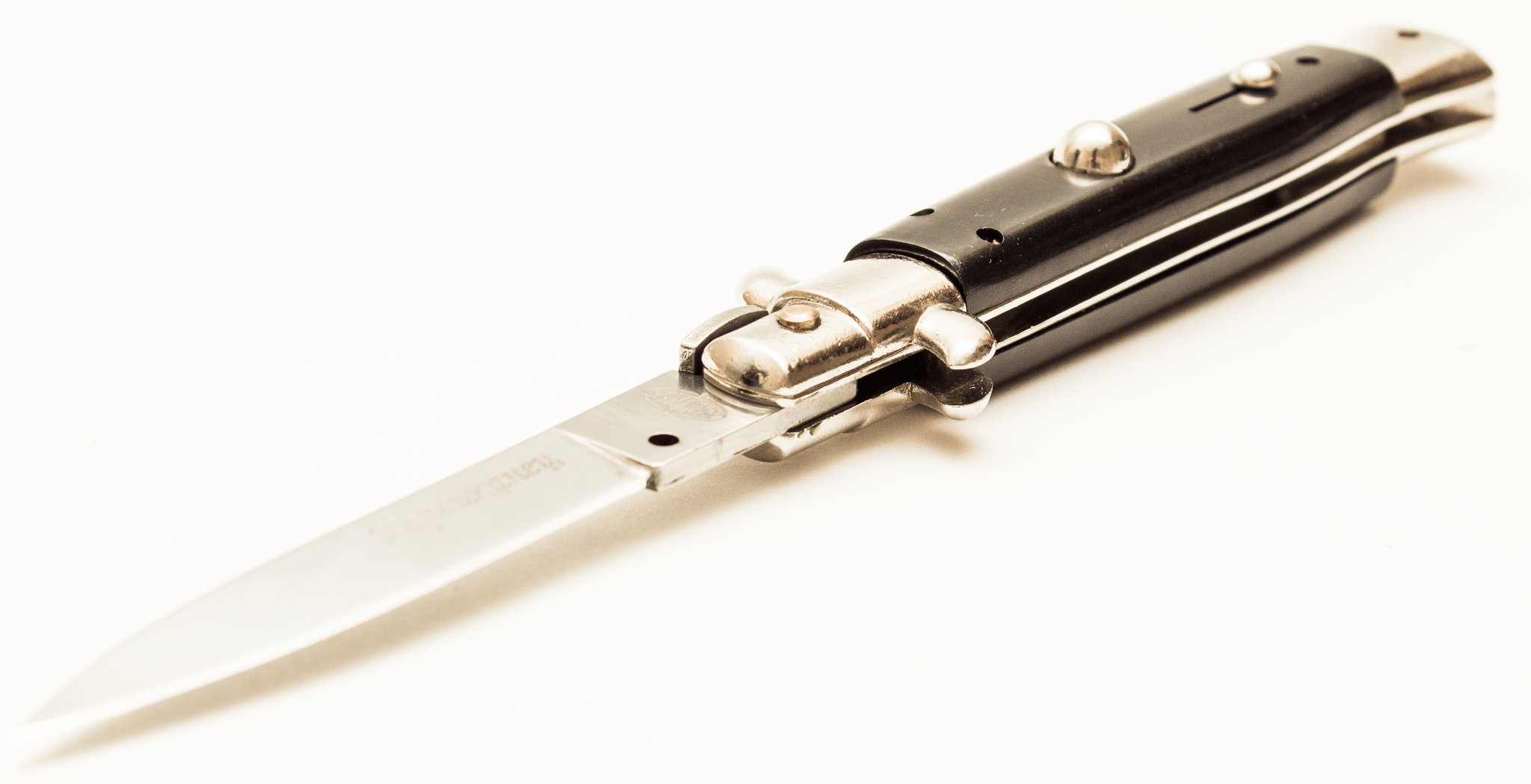 Выкидной нож Корсиканец -  автоматический нож от Витязь 