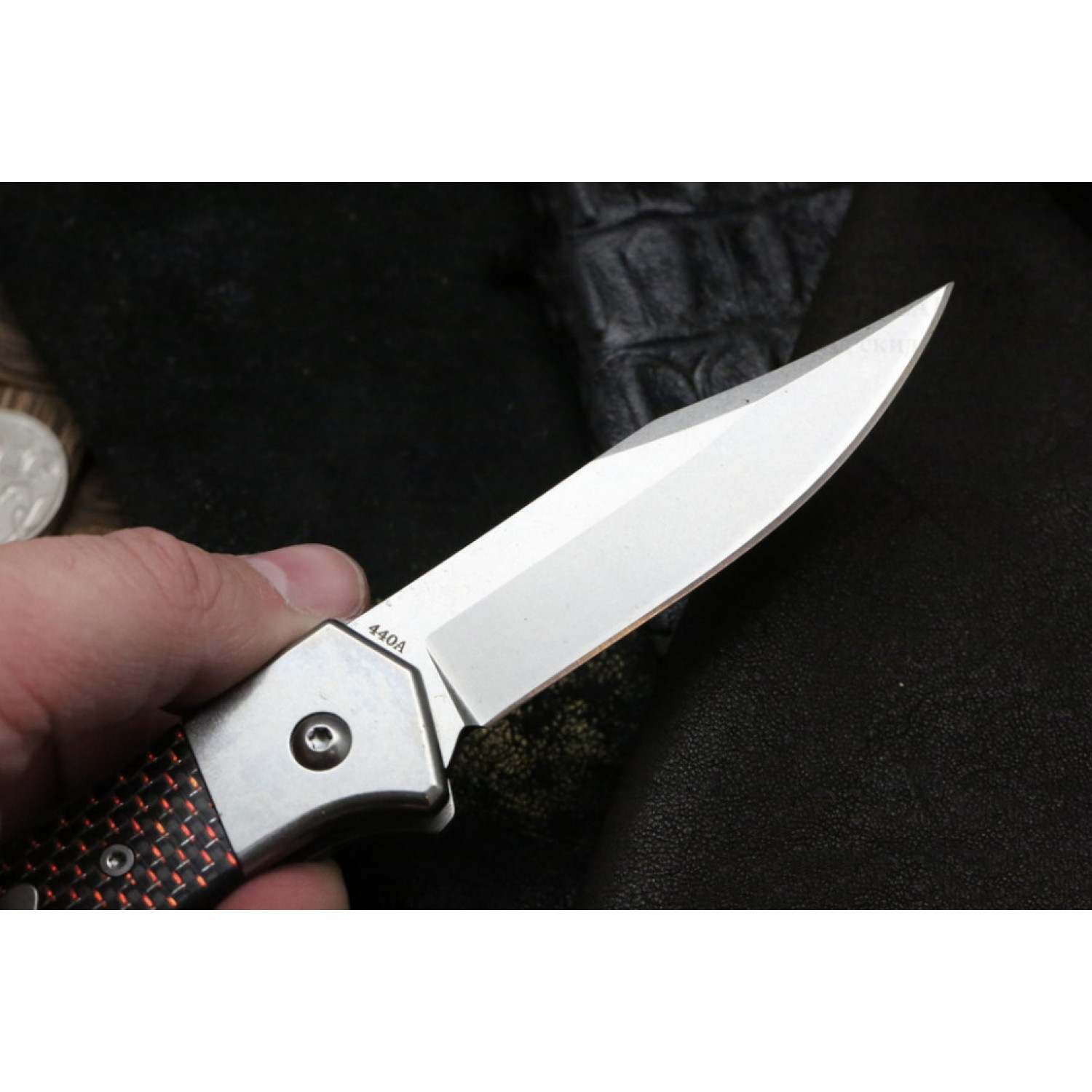 фото Полуавтоматический складной нож magnum rubico auto - boker 01sc054, сталь 440a stonewash, рукоять карбон/нержавеющая сталь, чёрно-красный