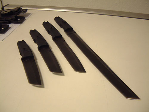 фото Нож с фиксированным клинком средний черный extrema ratio т-2000, сталь bhler n690, рукоять прорезиненный форпрен