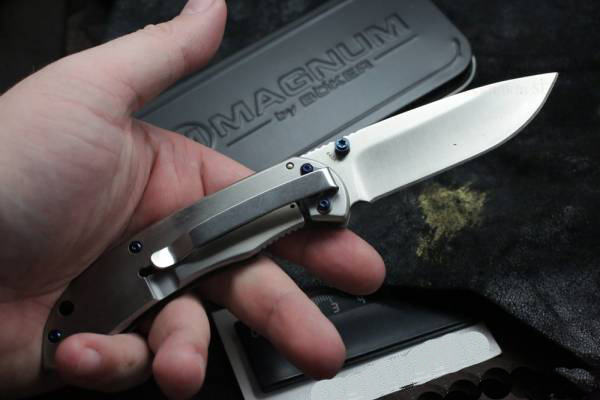 Нож складной Magnum Blue Dot, сталь 440А Stonewash Plain, рукоять нержавеющая сталь, серый, Boker 01RY863 - фото 8