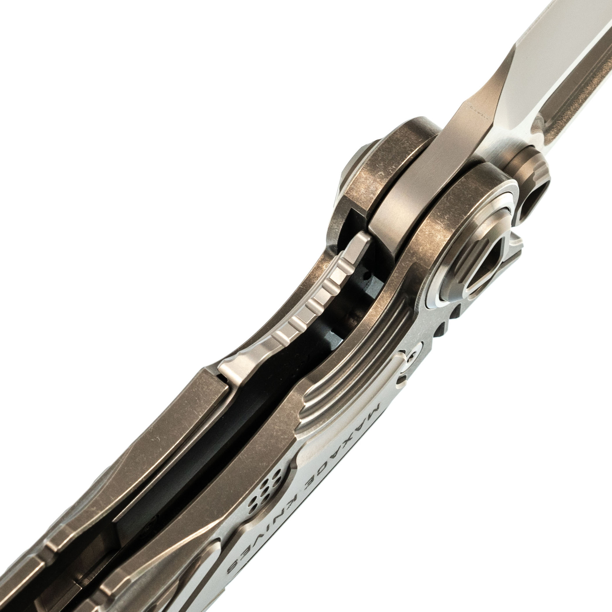 Складной нож TITANIS MAXACE, сталь M390, рукоять Grey TC4 Inlay - фото 4