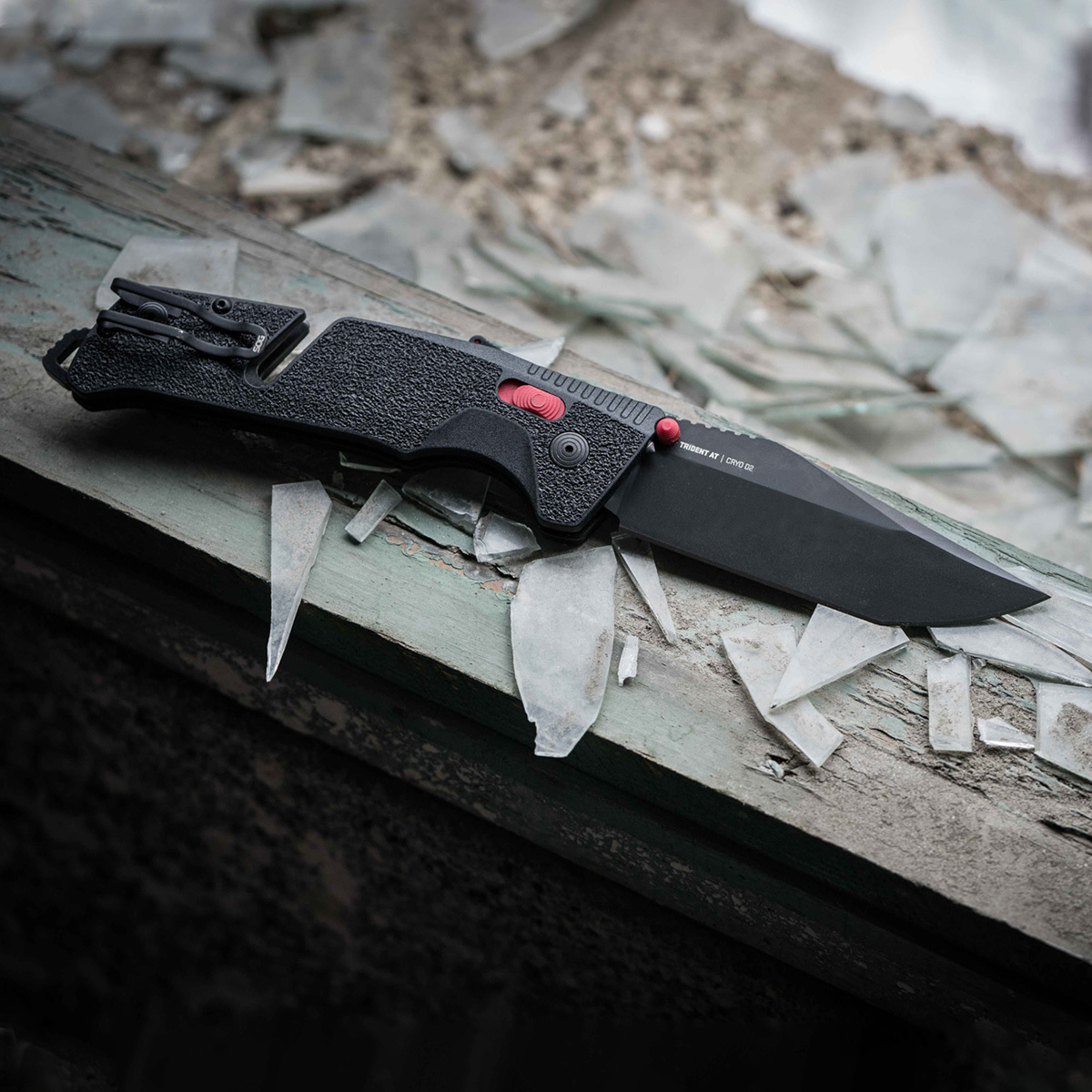 Полуавтоматический складной нож Trident Mk3 Black-Red Tanto, сталь D2, рукоять GRN - фото 3