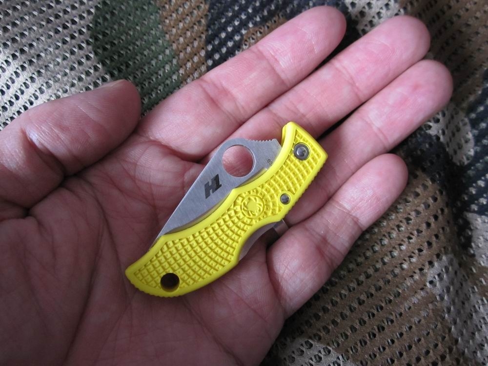 фото Нож складной ladybug 3 salt - spyderco lyls3hb, сталь h1 satin serrated hawkbill, рукоять термопластик frn, жёлтый